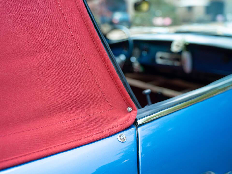 Image 36/36 of Volkswagen Karmann Ghia 1600 (1970)