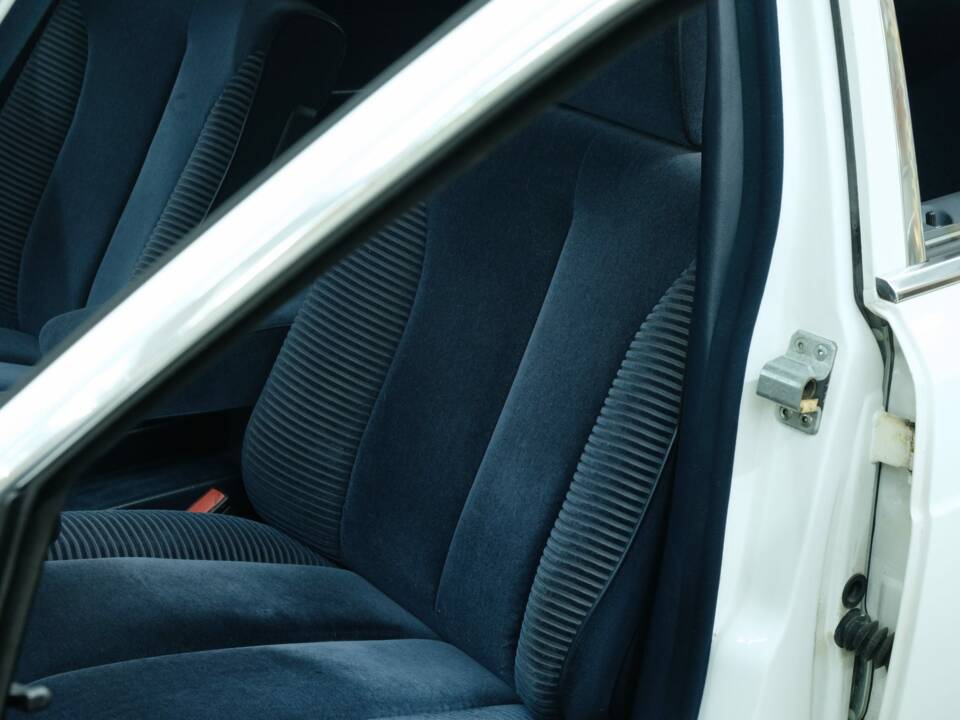 Bild 34/50 von Mercedes-Benz 280 S (1981)