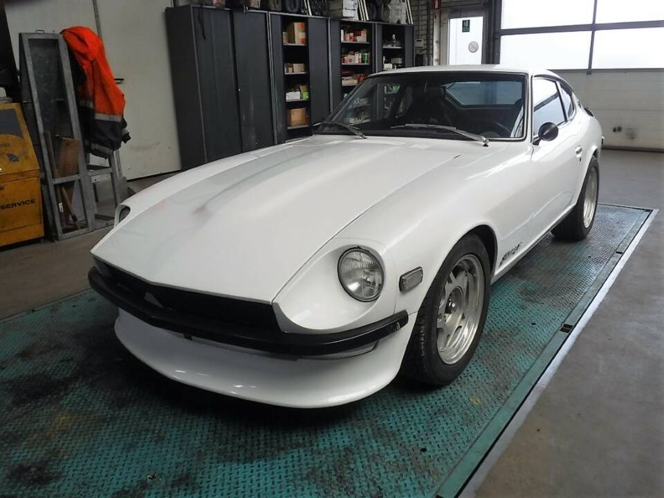 Image 2/50 of Datsun 240 Z (1972)