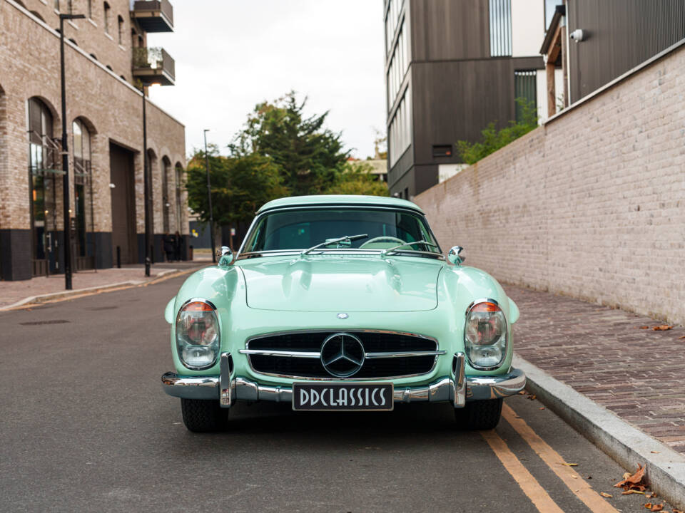 Image 5/26 of Mercedes-Benz 300 SL Roadster (1963)