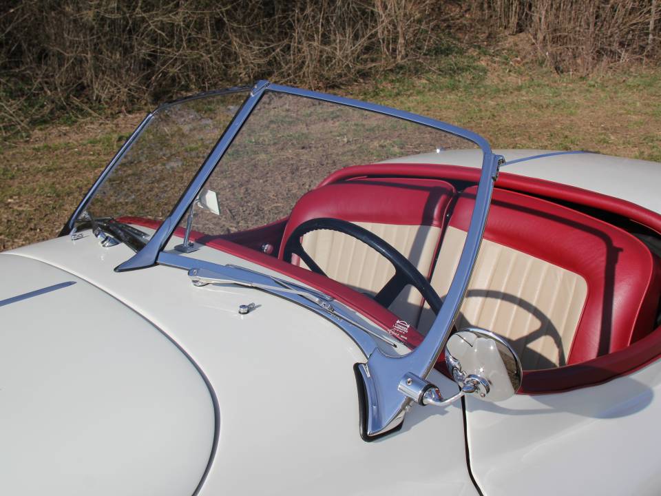 Image 6/19 of Jaguar XK 140 OTS (1954)