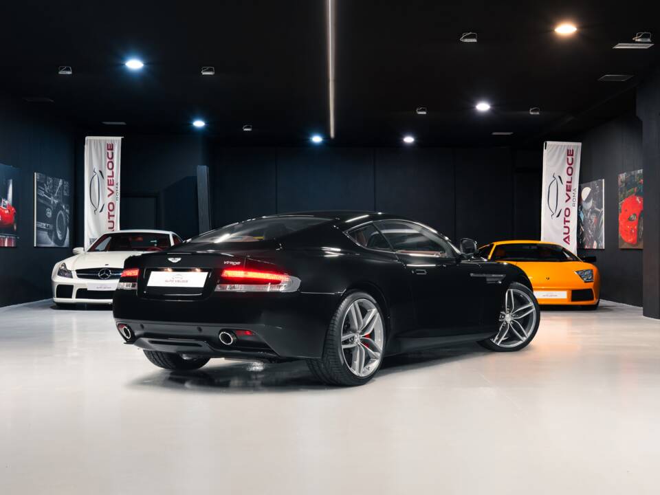 Image 6/38 of Aston Martin Virage (2012)