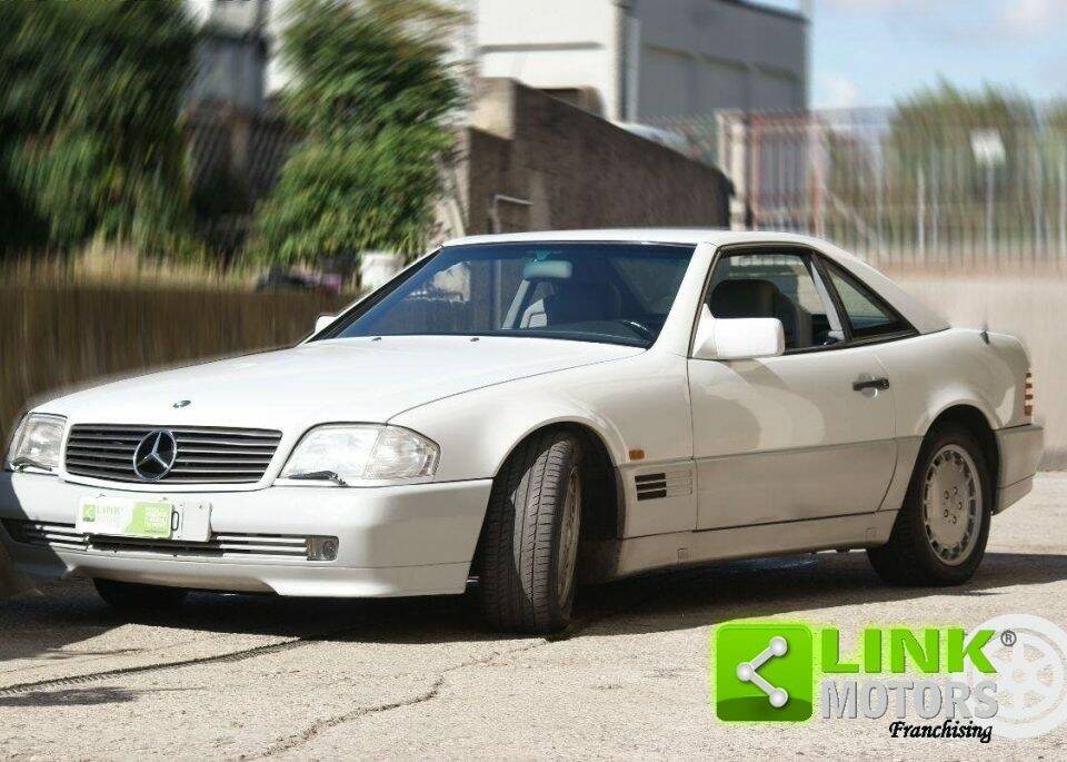 Immagine 2/50 di Mercedes-Benz 300 SL-24 (1989)