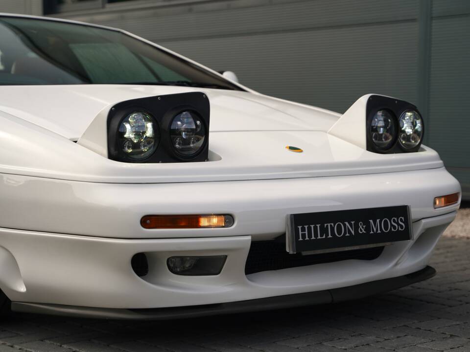 Image 33/50 of Lotus Esprit S4 (1994)
