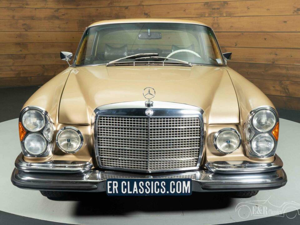 Image 16/19 of Mercedes-Benz 280 SE 3,5 (1970)