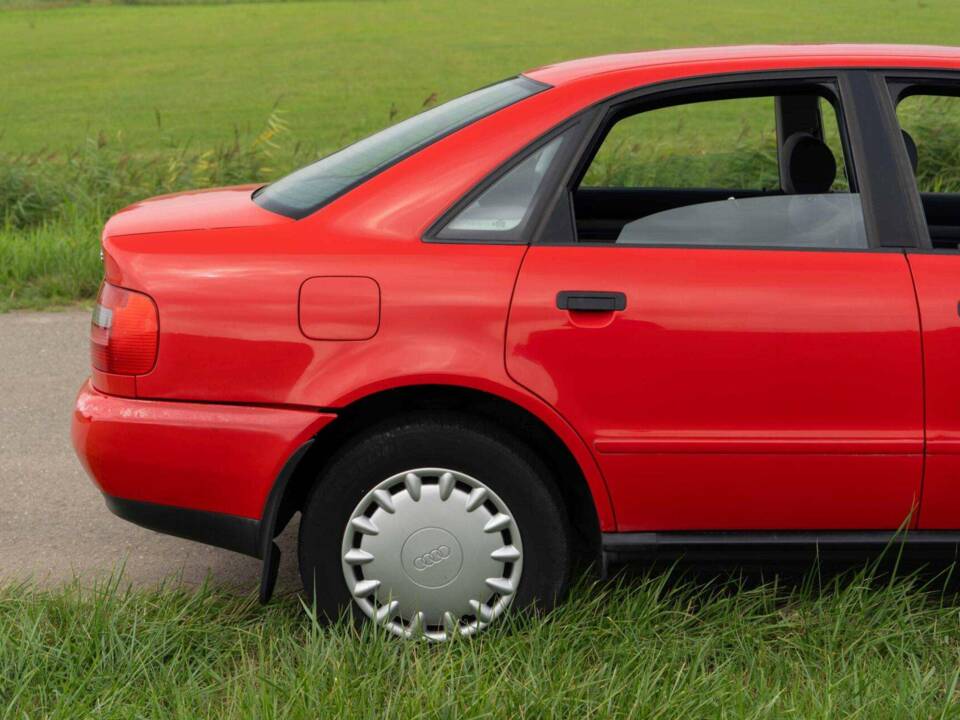 Image 12/40 de Audi A4 1.6 (1995)