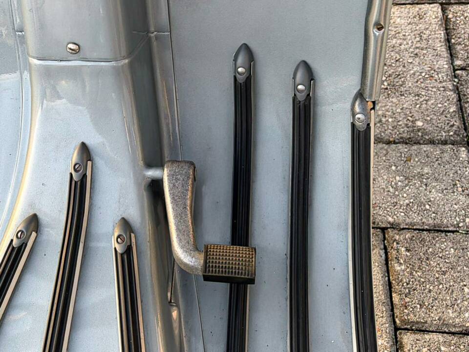 Image 15/24 of Piaggio Vespa 150 (1957)