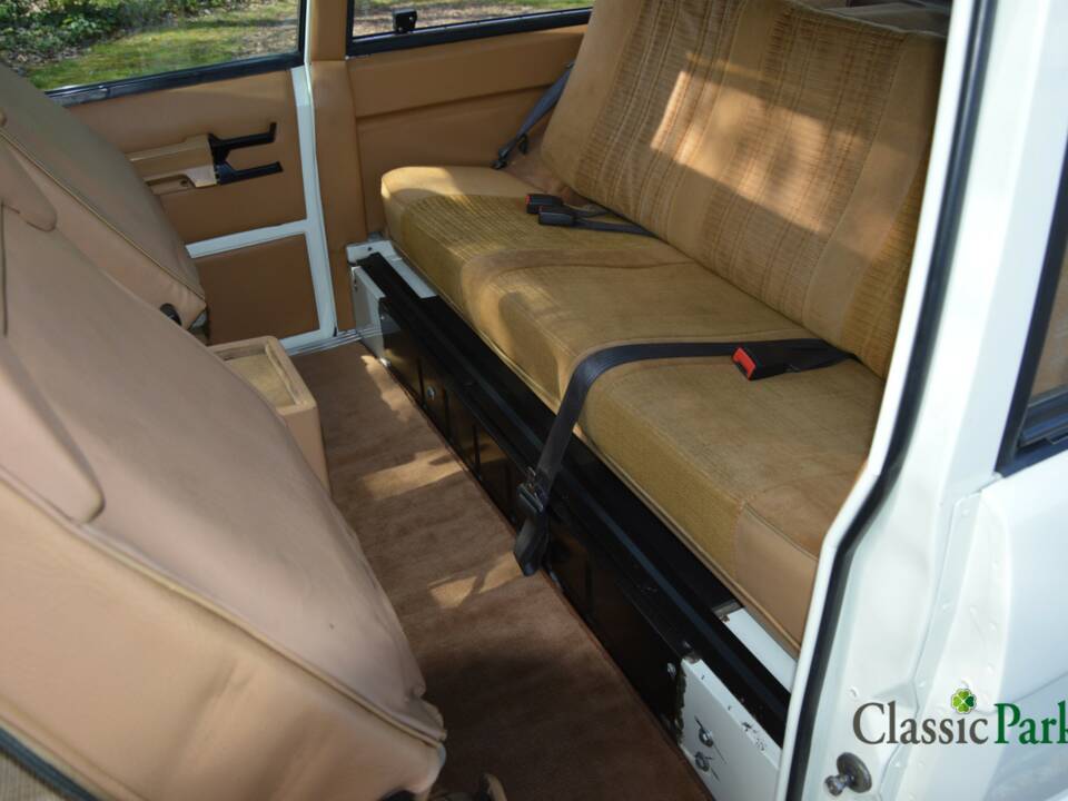 Bild 10/50 von Land Rover Range Rover Classic (1981)