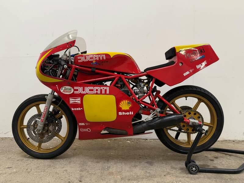 Afbeelding 2/43 van Ducati 600 TT2 (1982)