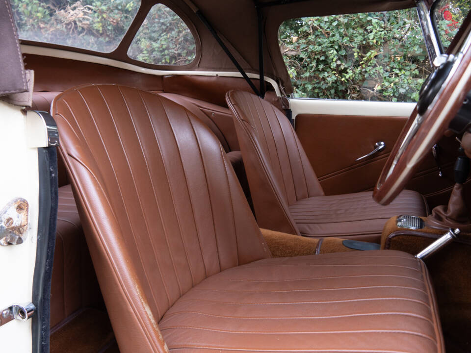 Image 9/13 of Daimler SP 250 (1960)