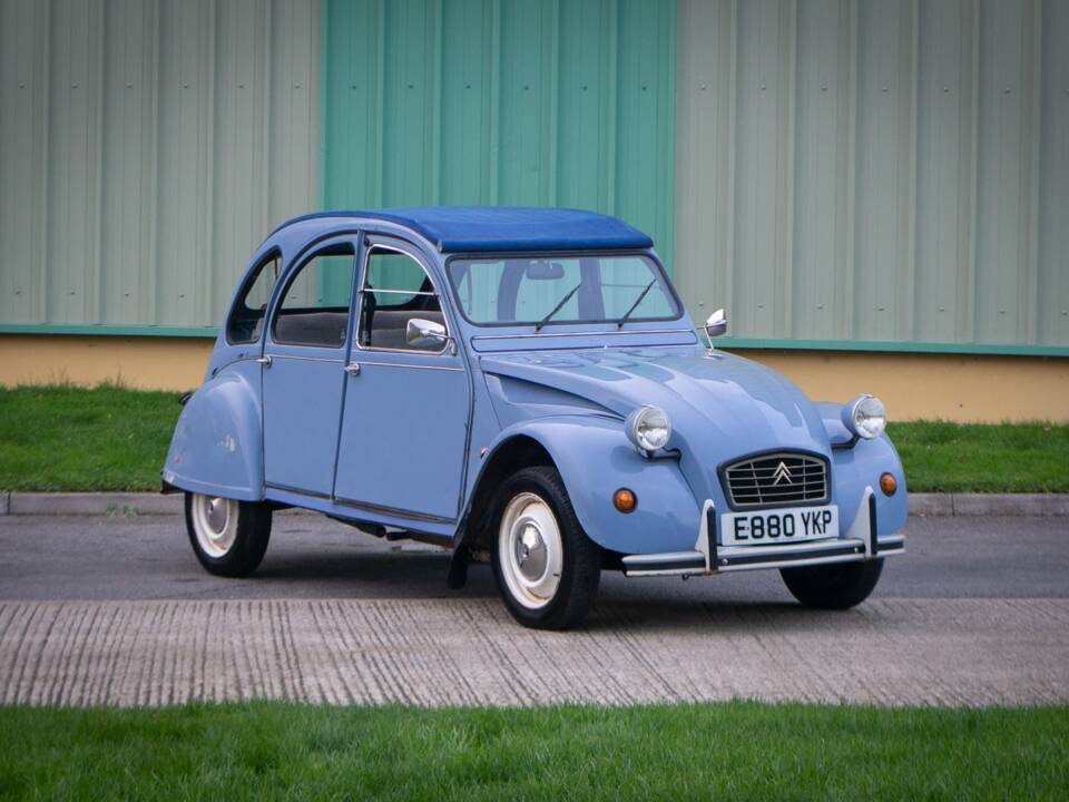 Image 8/38 de Citroën 2 CV 6 (1988)