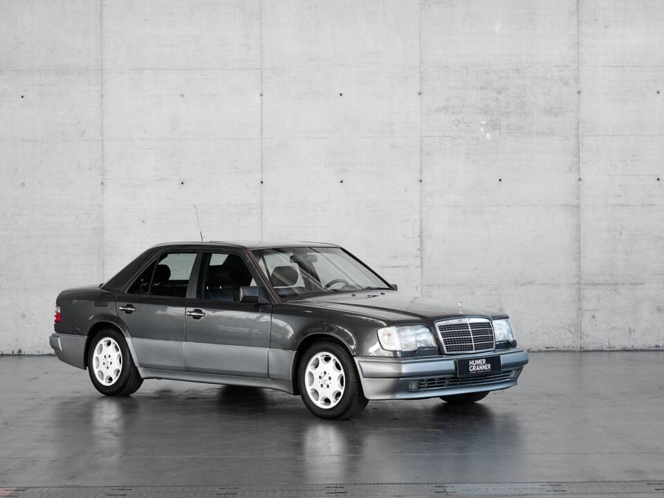 Bild 19/50 von Mercedes-Benz E 500 (1993)