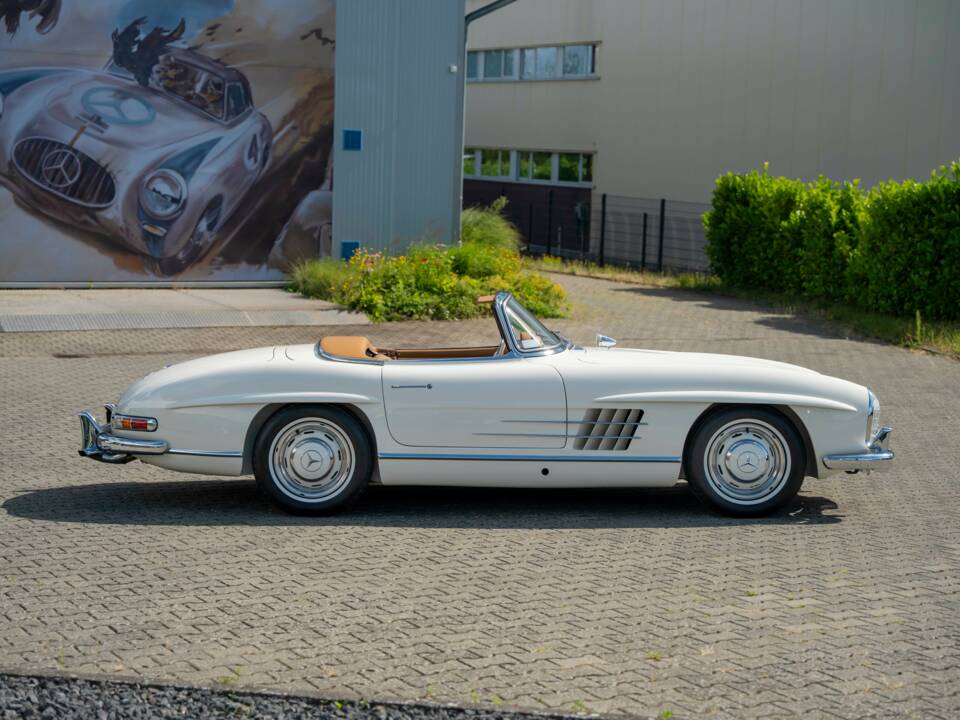 Immagine 8/38 di Mercedes-Benz 300 SL Roadster (1961)