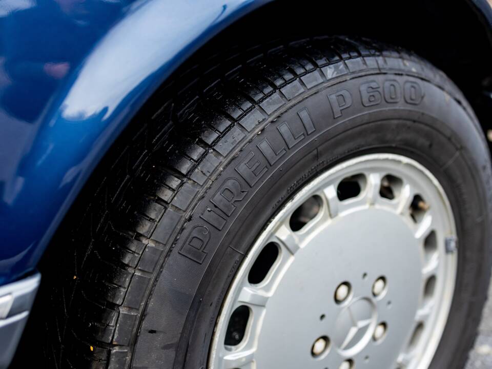 Bild 13/49 von Mercedes-Benz 560 SEL (1986)