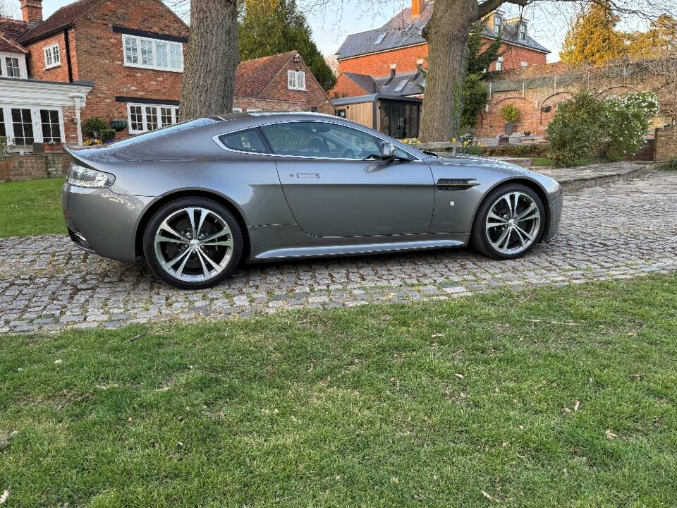 Afbeelding 44/49 van Aston Martin V12 Vantage (2009)