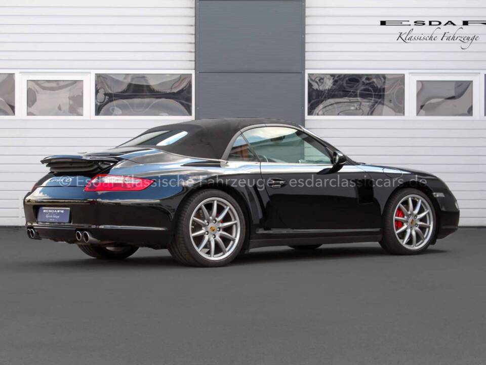 Image 23/25 of Porsche 911 Carrera 4S (2009)