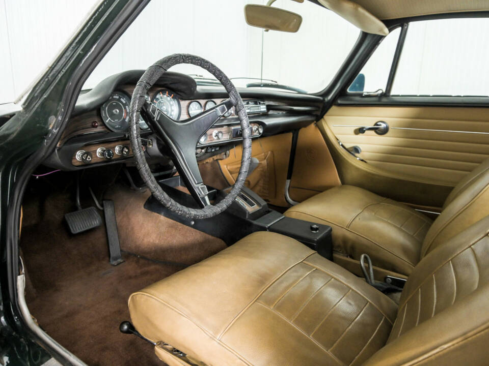Image 11/50 of Volvo 1800 E (1971)