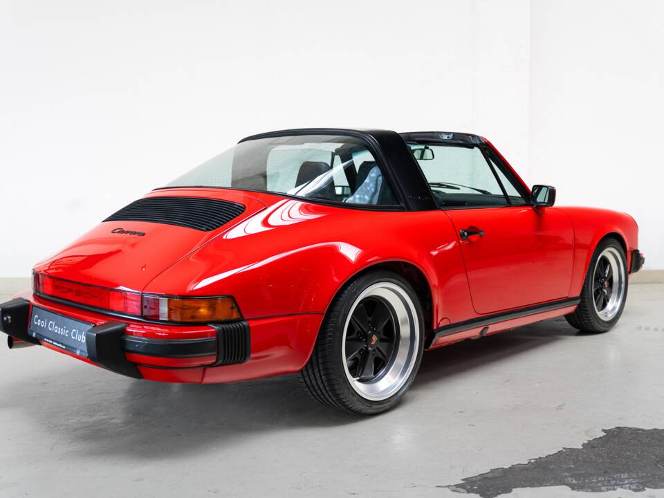 Image 5/31 of Porsche 911 Carrera 3.2 (1988)