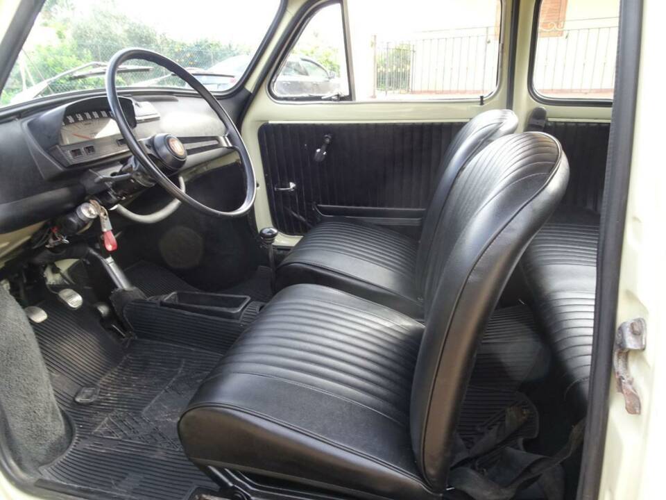 Image 6/10 de FIAT 500 L (1972)