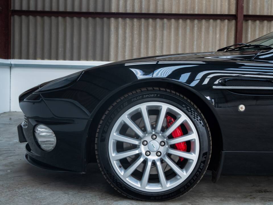 Image 20/50 de Aston Martin V12 Vanquish (2004)