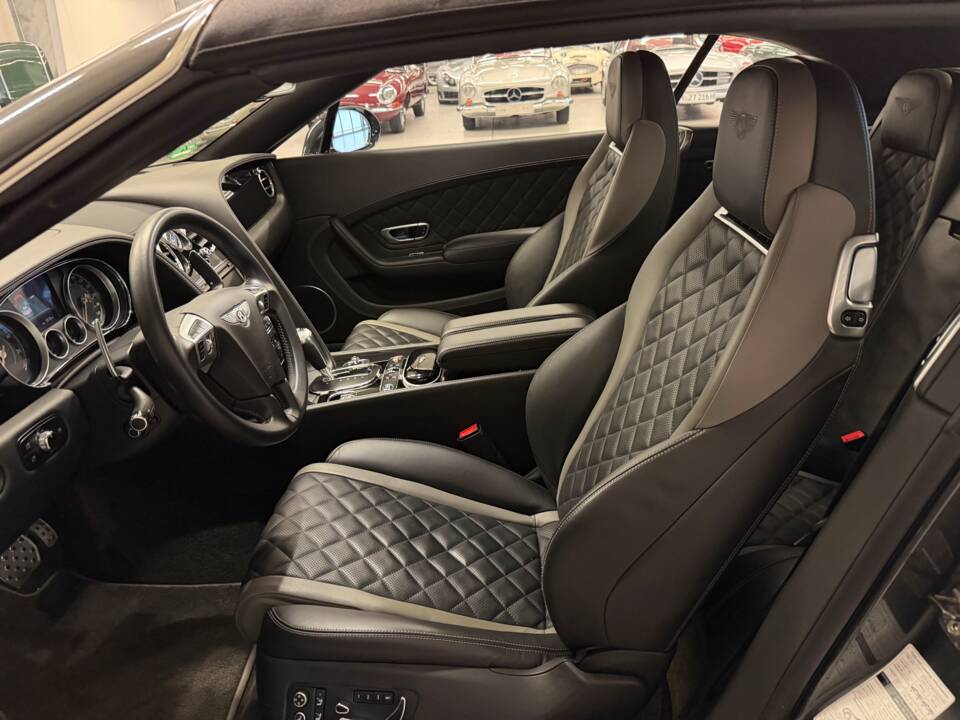 Image 20/22 of Bentley Continental GTC V8 S (2017)