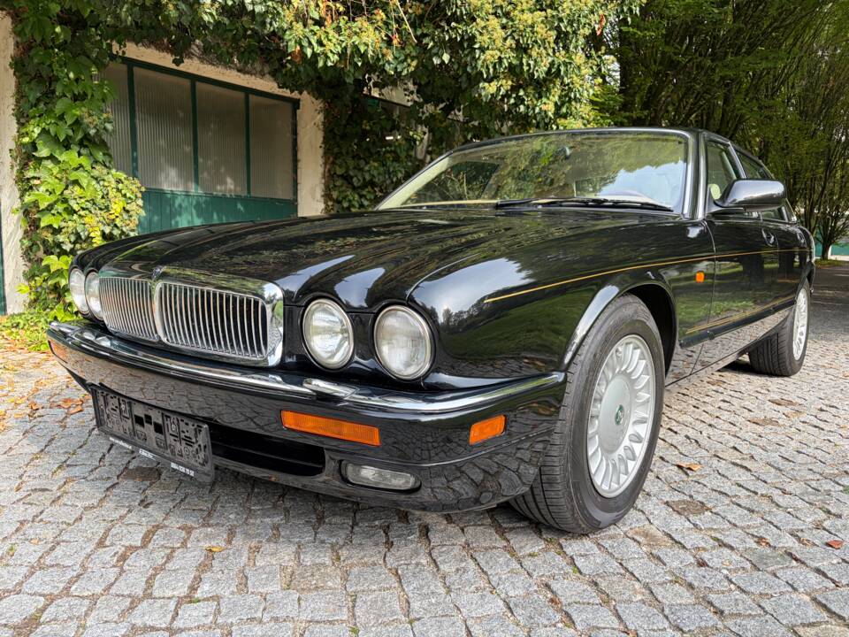 Bild 4/57 von Jaguar XJR 4.0 Supercharged (1997)