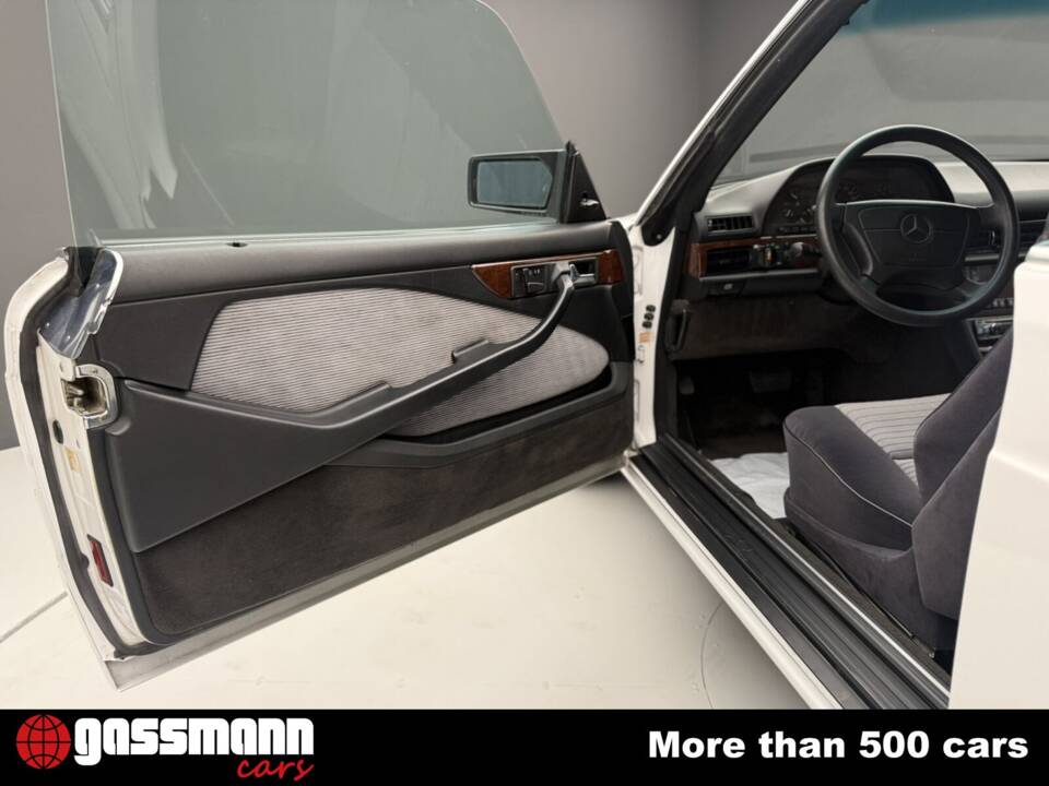 Bild 14/15 von Mercedes-Benz 560 SEC (1989)