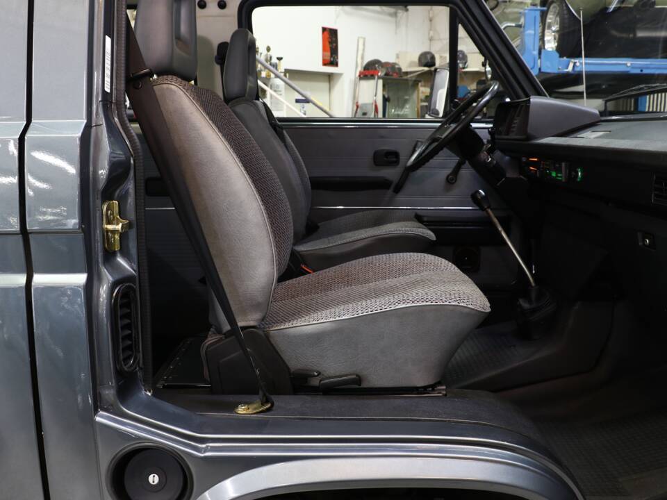 Bild 18/50 von Volkswagen T3 Caravelle GL 1.9 (1987)