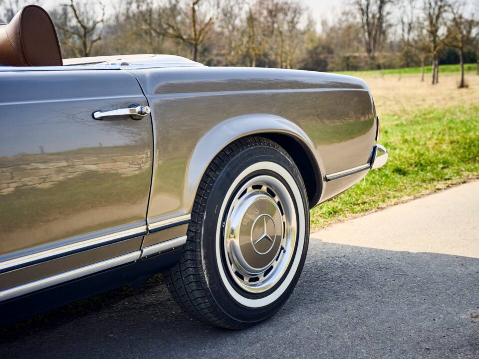 Image 28/31 of Mercedes-Benz 280 SL (1969)