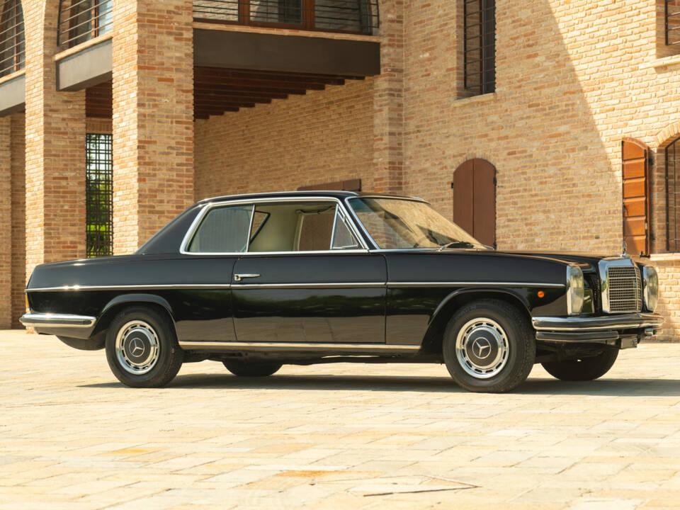 Imagen 8/50 de Mercedes-Benz 250 CE (1970)