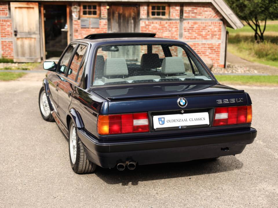 Image 81/82 of BMW 325ix (1989)