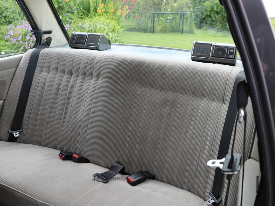 Image 14/50 of BMW 323i (1980)