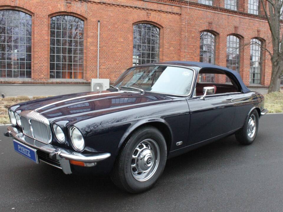 Bild 5/27 von Daimler Double Six Avon-Stevens (1978)