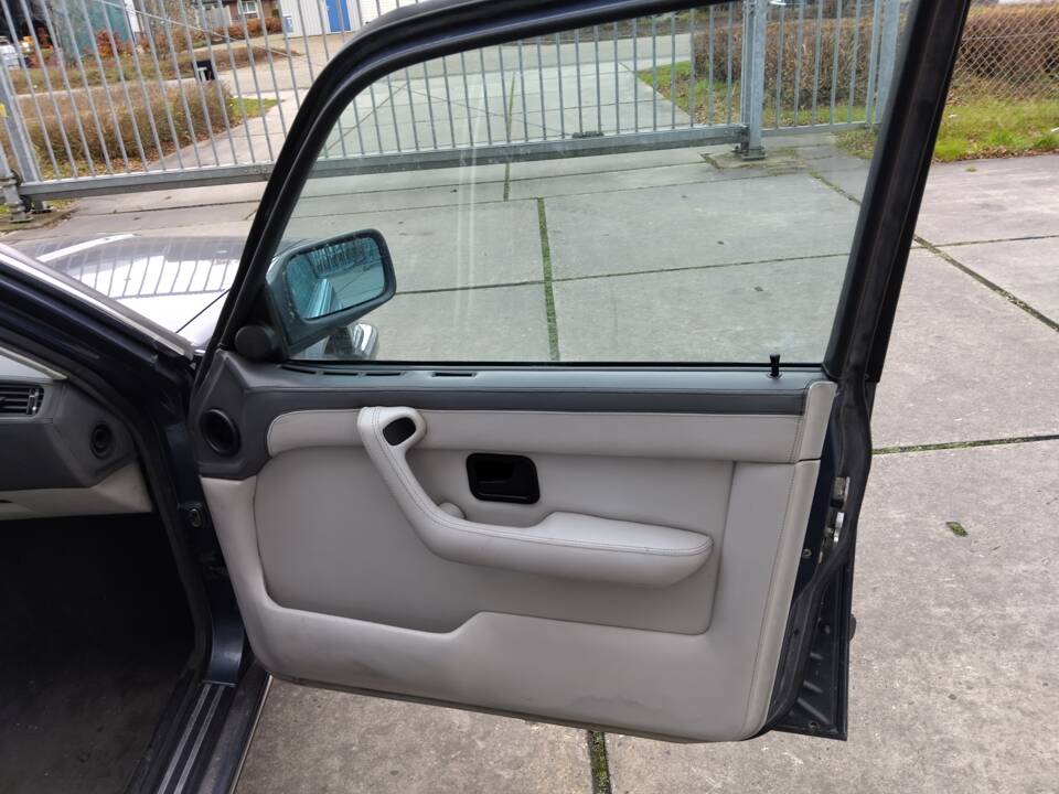 Bild 104/113 von BMW 735i (1986)