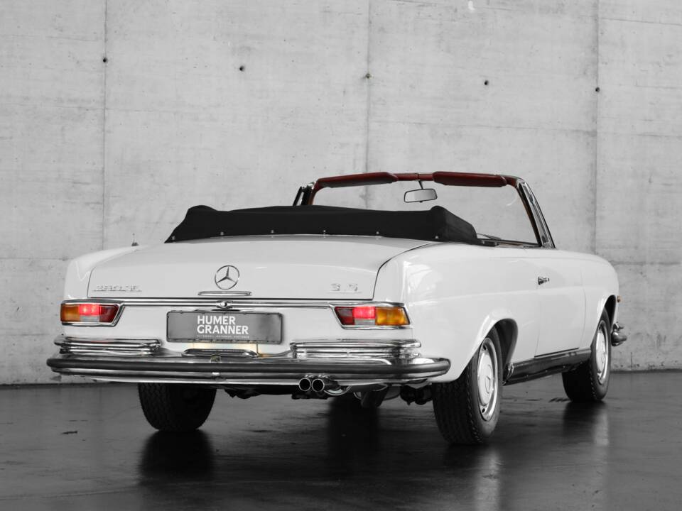 Image 15/50 of Mercedes-Benz 280 SE 3,5 (1969)