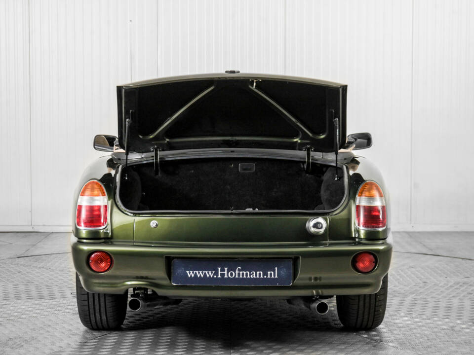 Image 40/50 of MG RV8 (1994)