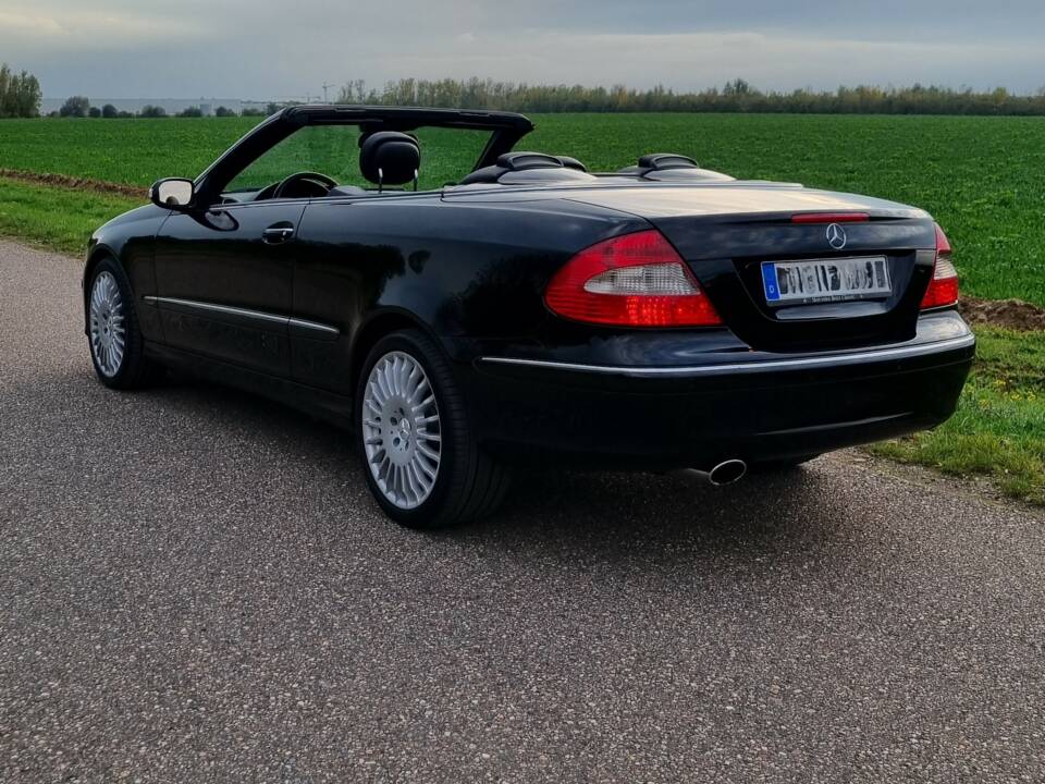 Bild 27/29 von Mercedes-Benz CLK 200 K (2006)