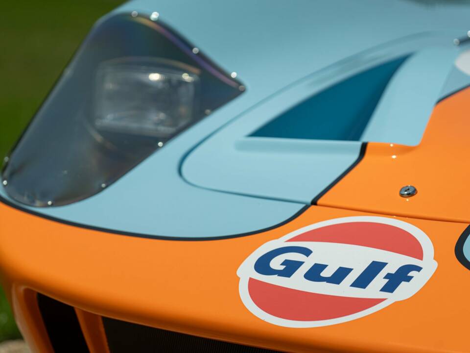 Image 28/50 of Ford GT40 (1978)