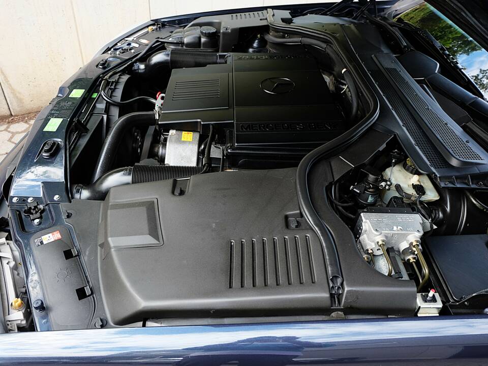 Image 68/70 de Mercedes-Benz CL 500 (1997)