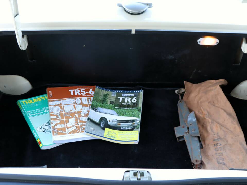 Image 16/50 de Triumph TR 6 (1970)