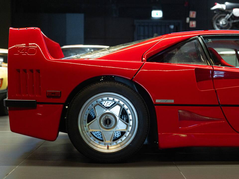 Image 22/50 de Ferrari F40 (1991)