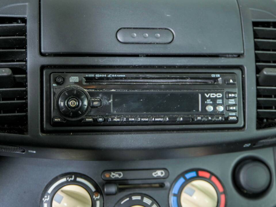 Image 24/35 of Nissan Micra C+C 1.6 (2005)