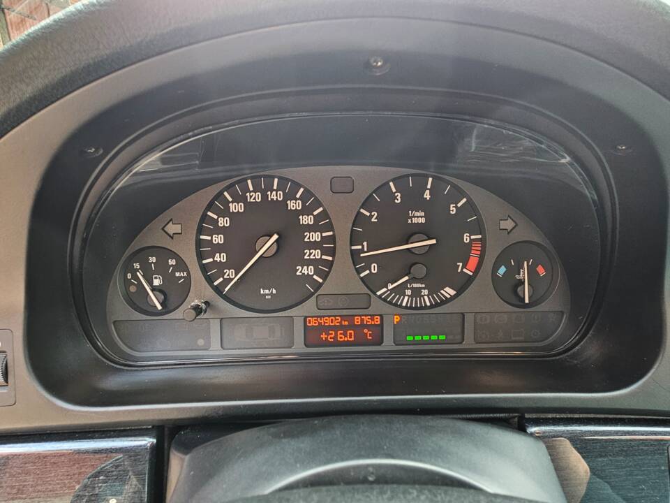 Image 14/18 of BMW 523i (1996)