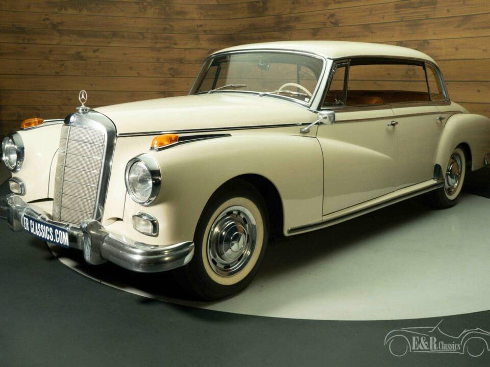 Image 5/19 of Mercedes-Benz 220 SE b (1961)