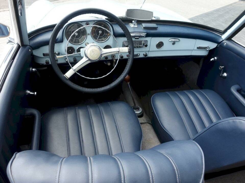 Image 26/43 of Mercedes-Benz 190 SL (1957)