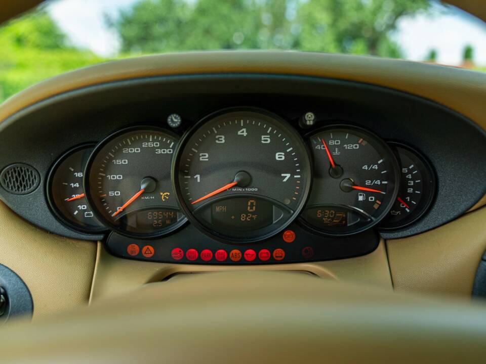 Bild 43/50 von Porsche 911 Carrera (1999)