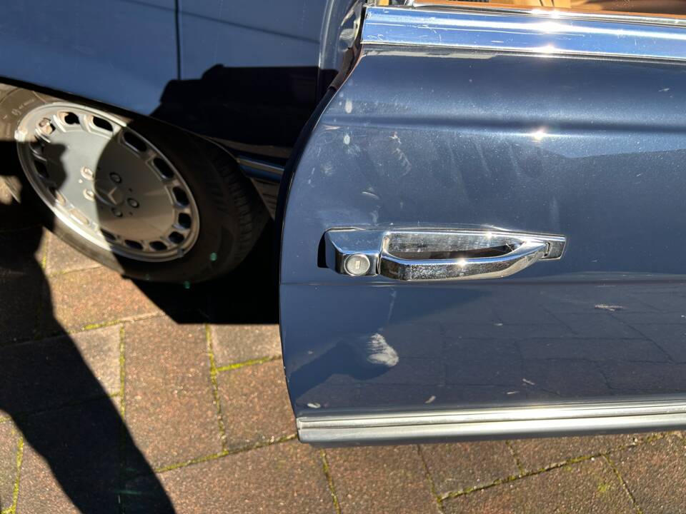 Image 20/51 of Mercedes-Benz 380 SL (1983)