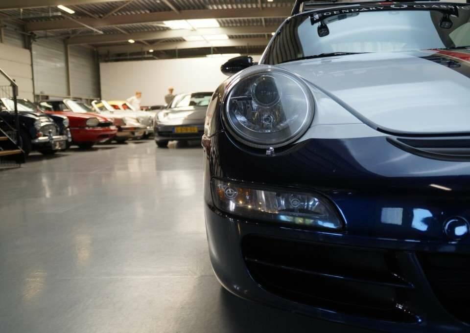 Image 21/50 de Porsche 911 Carrera (2005)