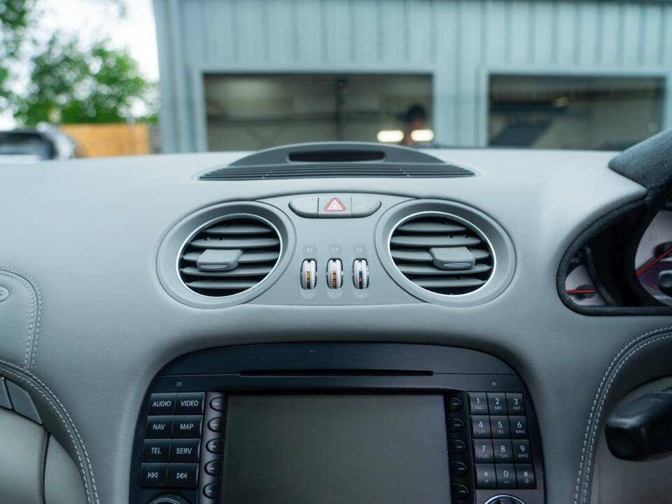 Image 30/56 de Mercedes-Benz SL 65 AMG (2004)