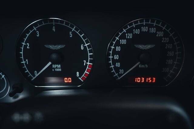 Bild 13/15 von Aston Martin DB 7 Vantage (2001)